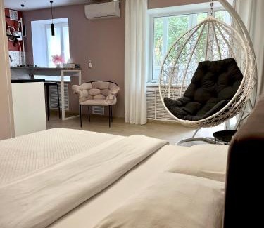 Chernihiv Apartamento | 1 кімн квартира ТРоПіКі тихий центр