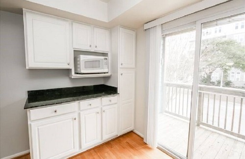 Northeast Virginia Beach Condominio | 1-1/2 Blks from Beach/Great Location/Luxury Condo/Private Garage NEPTUNE'S NOOK