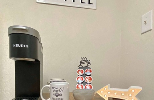 Disston Heights Apartamento | 1/1 Downstairs Apt, 15 min to Downtown or Beaches!