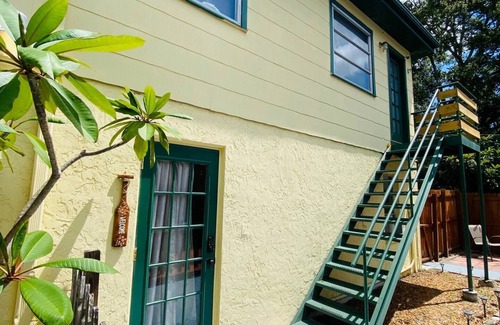 Disston Heights Apartamento | 1/1 Downstairs Apt, 15 min to Downtown or Beaches!