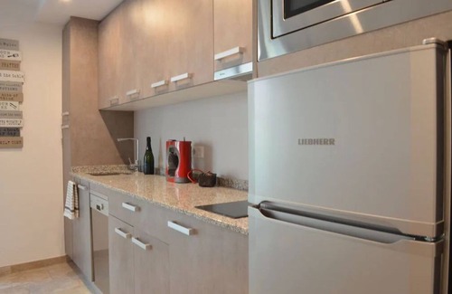 Roses Town Center Apartamento | 1.1 NUEVO en centro ROSES con WI-FI, AC y TV sat a 60 m MAR