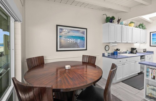 Mission Beach Condominio | 1/1 Ocean Front w / cama de matrimonio grande, puestas del sol, surfistas y recuerdos increíbles. Reservar!