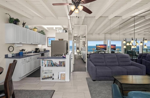 Mission Beach Condominio | 1/1 Ocean Front w / cama de matrimonio grande, puestas del sol, surfistas y recuerdos increíbles. Reservar!