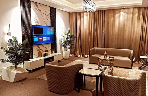 Ikoyi Apartamento | 1, 2 & 3 bdrm apt with WiFi, restaurant, swimming pool, lounge, in vibrant Lagos