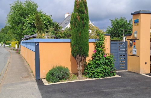 Clohars-Carnoet Villa | 1/2 House, 2 bedrooms, living room, garden. Carport Centre de clohars 💚
