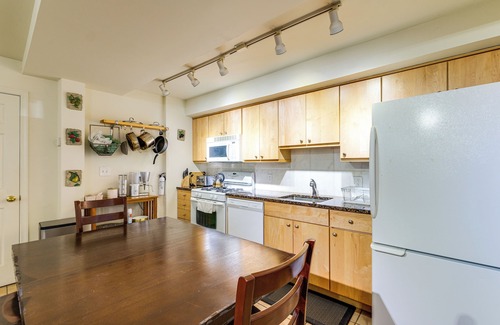 Petworth Condominio | 1/2 Mi to Metrobus Stop! Walkable Petworth Duplex