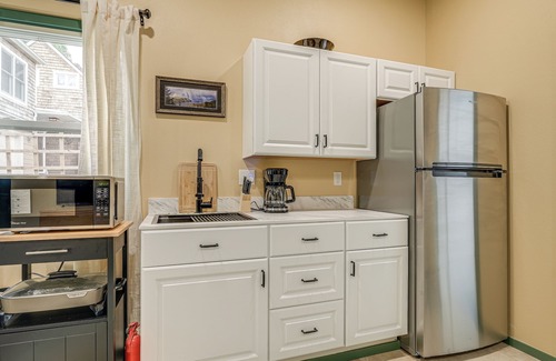 Corvallis Apartamento | < 1/2 Mi to OSU: Studio in Corvallis Near Parks