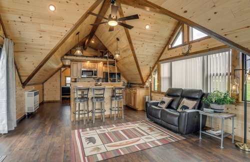 Alder Cabina | 1/2 Mi to Ruby River: Cabin w/ Trail Access!