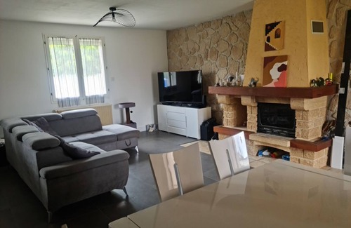 Meyzieu Nord Ouest Casa | 1, 2 o 3 habitaciones en casa cerca de Groupama Stadium Lyon Decines Meyzieu