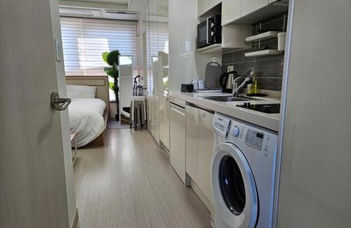 Seocho-dong Apartamento | 1-3507#Sinnonhyeon High-rise View #Garden View #Gangnam Station Line 2, Sinbundang Line #Sinnonhyeon Station Line 9 #Hotel Bedding #New Building