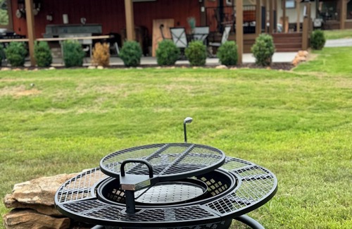 Townville Cabina | 1/4 mi LAKE HARTWELL Broyles Landing/5 to Green Pond/15 to Clemson/Anderson