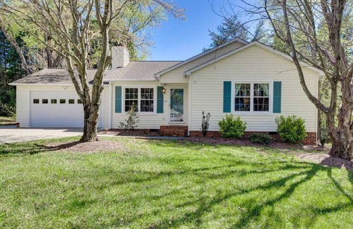 Kernersville Casa | 1.5 Miles to dwntwn, Beautiful 3bd, Huge 2 car gar