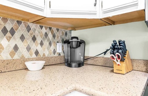 Kernersville Casa | 1.5 Miles to dwntwn, Beautiful 3bd, Huge 2 car gar