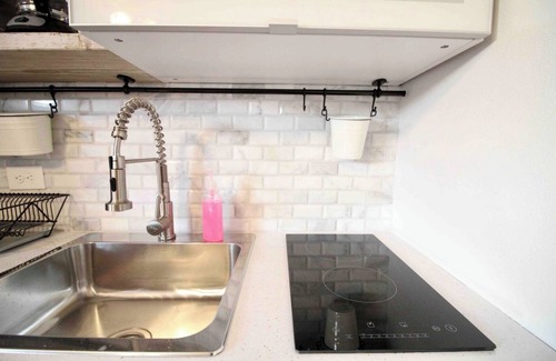 Mayaguez Pueblo Apartamento | Modern Farmhouse 1.6 with secure parking