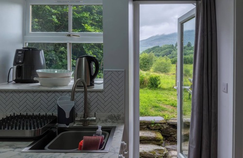 Dolwyddelan Cabaña | 1 ABERBEINW, pet friendly, character holiday cottage in Dolwyddelan