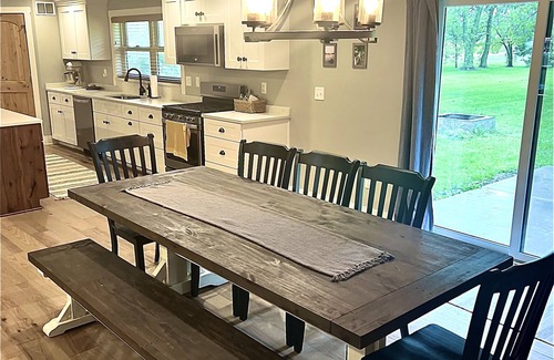 Grundy County Casa | 1 Acre newly remodeled Coal City home