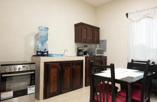 Flores Apartamento | 1 Apartamentos Petenchel, por Aeropuerto Flores Peten 1