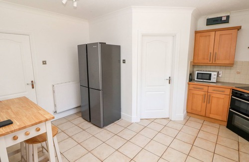 Llangennith Cabaña | 1 ATLANTIC HAVEN, pet friendly, with a garden in Llangennith
