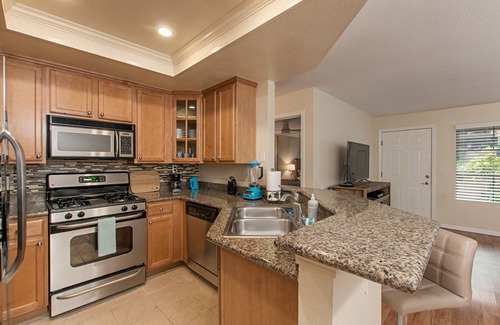 Carmel Valley Condominio | 1 bd, 1 baño, 10 mn de las playas del Del Mar, hipódromos