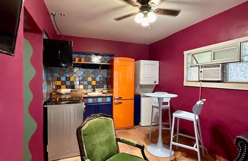 Las Cruces Casa | 1 bd/1 bth 3 mins to Farmer's market W/D in unit