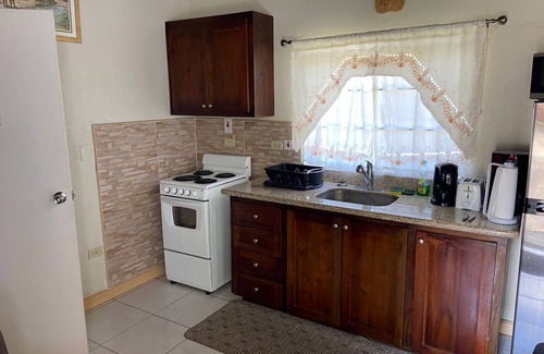 Montego Bay Apartamento | 1 BDR Apt #5 at Ramparts Near Sangster Airport