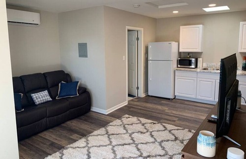 Glendora Casa | 1 BDRM Guest House. Private Entrance and Parking
