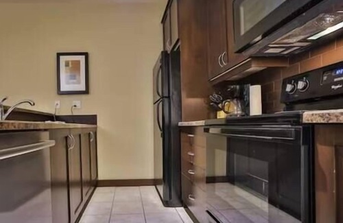 East Kootenay Condominio | Newly Renovated / Hot Tub / King Suite
