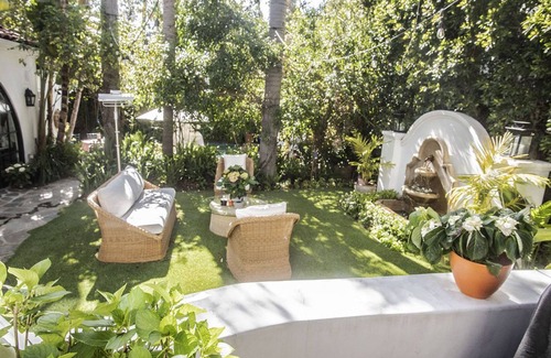 Brentwood Casa | 1 bdrm1 bath bungalow