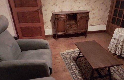 Saint-Pierre-la-Bourlhonne Casa | 1 Bedroom Private vacation home in Saint-Pierre-la-Bourlhonne