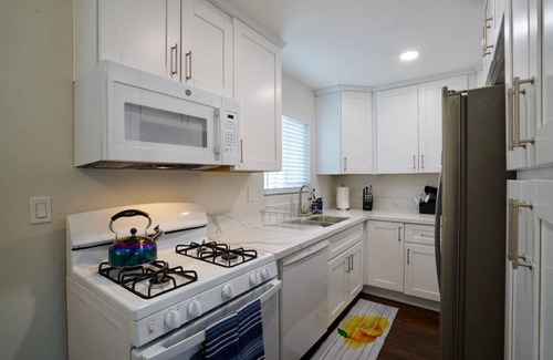 Linda Vista Casa | 1 Bed 1 bath BIG PRIVATE back yard LOCATION