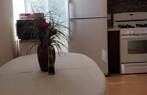 San Leandro Casa | 1 Bed 1 Bath Kitchen Wifi Self Check-in King bed