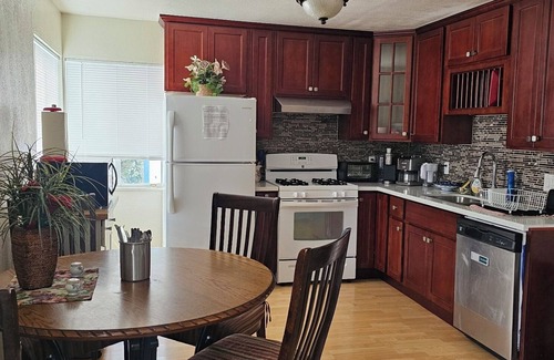 San Leandro Casa | 1 Bed 1 Bath Kitchen Wifi Self Check-in King bed