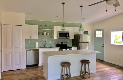 Haleiwa Casa | Una joya en una comunidad pacífica de North Shore. Estancia mínima de 30 noches.
