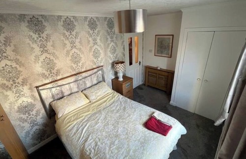 Greenock Apartamento | 1 bed Apartment in Secure and Convenient Location