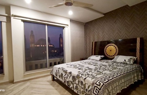 Bahria Town Apartamento | 1 Bed Apartment with Bahria Grand Mosque View