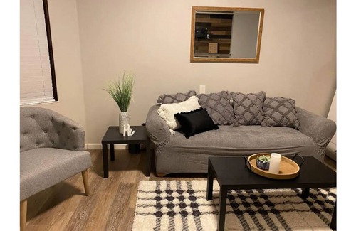 Quincy Apartamento | 1 Bed Apt w/W&D, 1 block to Hospital wifi, parking
