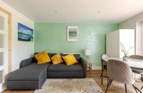 County Meath Apartamento | 1-Bed Cosy Country Retreat- Sleeps 5 Emerald Park
