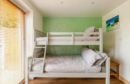 County Meath Apartamento | 1-Bed Cosy Country Retreat- Sleeps 5 Emerald Park