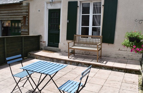 Le Neufbourg Casa | Casa rural de 1 dormitorio con vistas a Abbaye Blanche.