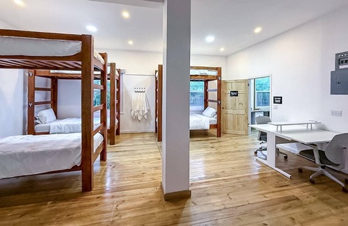 Crawfish Rock Hotel | 1 Bed in a Shared Room in Beta Hostel (2)