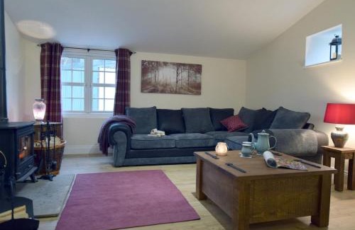 Hallington Casa | 1 Bed in Rochester 49414