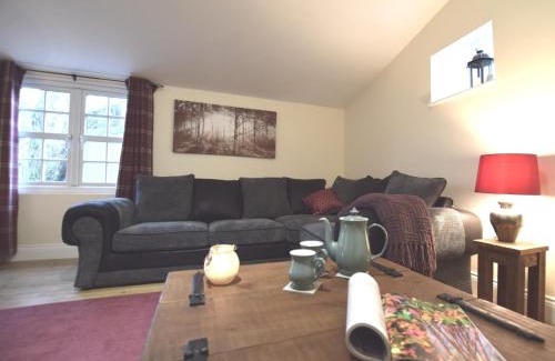 Hallington Casa | 1 Bed in Rochester 49414