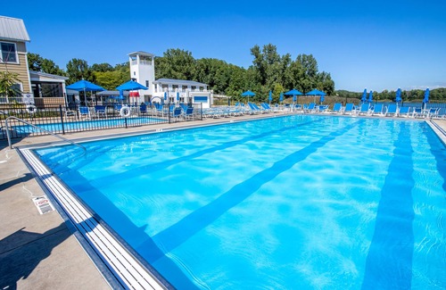 Michigan City Casa | 1 Bed + Loft in Resort - Pool, Fishing, Lake Access