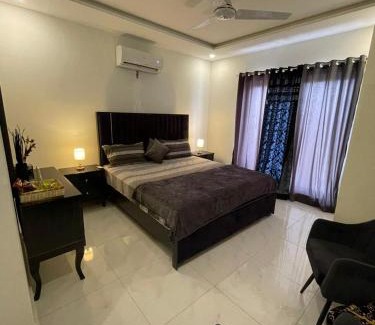 Lahore Apartamento | 1 Bed Luxury Apartment with pool gym and cinema