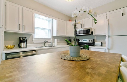 Rosedale Casa | 1-Bed Retreat | Gated Yard | Near KU Hospital | 20
