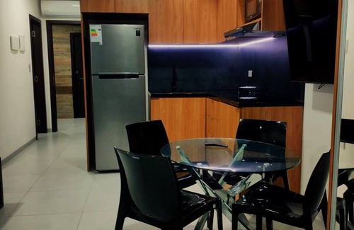Santa Cruz Apartamento | 1-bedroom Modern Apartment in Sirari, Equipetrol