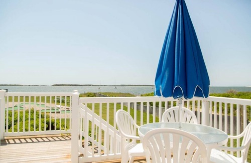 West Yarmouth Apartamento | 1 Bedroom 1.5 Bath Townhouse, Green Harbor Resort, Canoe Rentals, Sun Umbrellas