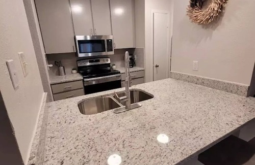 Ederville Condominio | 1 Bedroom/ 1 Bath Updated Fort Worth Retreat
