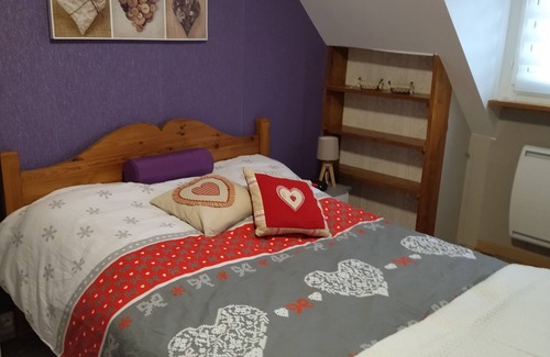 Louvigne-du-Desert Casa | 1 Bedroom (2 persons) in a quiet area. Breakfast included