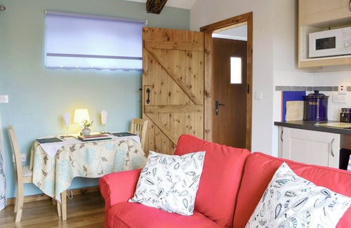 Berwick-upon-Tweed Cabaña | 1 bedroom accommodation in Lowick, near Berwick-on-Tweed